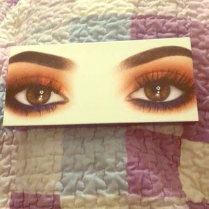 Royal peach palette eyeshadow